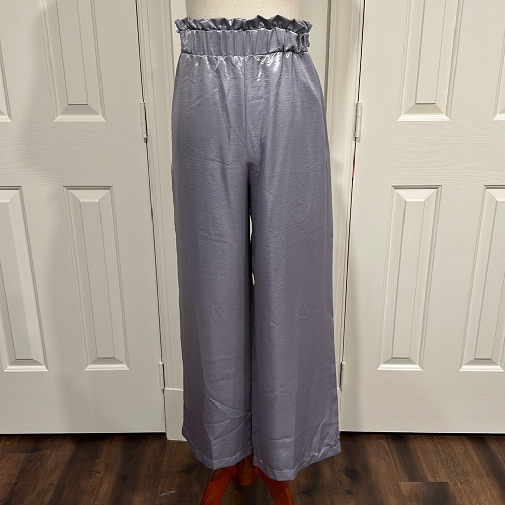 GLAMOROUS NWT Pearlescent Liquid Lavender Gray Pull On Pants - Picture 2 of 2